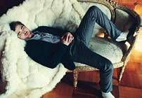 Robert Pattinson & Naked Models